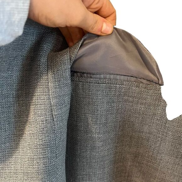 Jos. A. Bank grey 100% wool blazer. Size 42R - Picture 10 of 11
